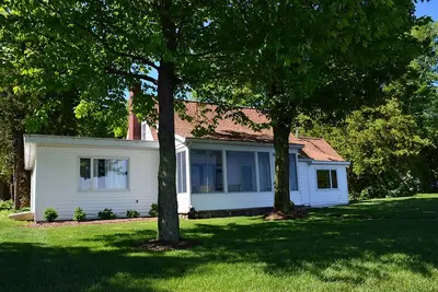 Image de Northport Beach Retreat-Waterfront-Pet ok