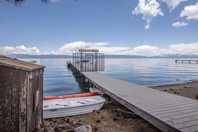 Image de Cabin 3br Cozy, moins d'un pâté du lac, Chiens acceptés!