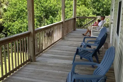 Image de Maison familiale, à 300 mètres de la plage, 2 quais privés, Grill!