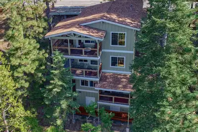 Image de Nouvelle résidence de vacances haut de gamme à Yosemite West, à l'intérieur des portes du parc national de Yosemite