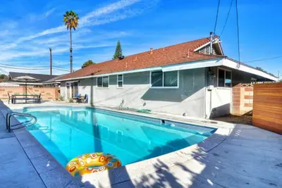 Image de * Piscine + salle de jeux + Disneyland Close ** Les clients l'adorent! *