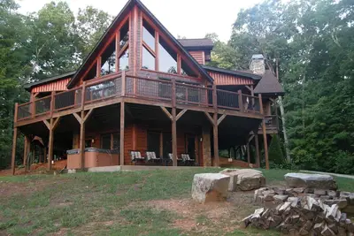 Image de Une vue magnifique! Foyer extérieur! Routes pavées! Animaux domestiques! Rampe pour fauteuil roulant! 3 Maîtres