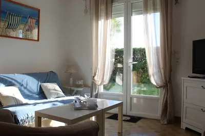 Image de Maison avec Jardin près Phare de Chassiron - 4 Couchages, Calme et Proche Mer