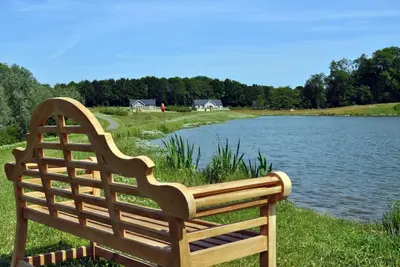 Image de Ce charmant pavillon sur la ferme de Wakes Hall est un havre de paix au sein de 500 acres de terres privées.