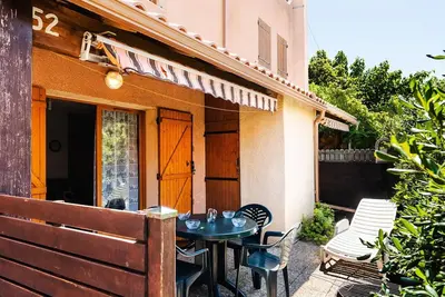 Image de Pavillon Climatisé 3 Pièces avec Terrasse et Garage, Proche Plage - 4 Couchages