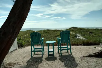 Image de Beachfront Cottages (Patio) à Beautiful Sandy Shores sur le golfe du Mexique