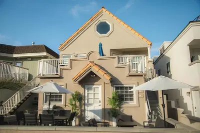 Image de Beach Paradise! Visitez la belle plage de Mission. . . accès à la plage et à la baie