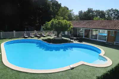 Image de Jolie maison de vacances climatisée avec piscine 3 étoiles