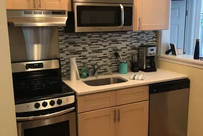 Image de Nouveau demi-bloc de condo 2 Br de la plage au coeur de Beach Haven