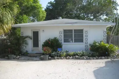 Image de Pas besoin de voiture! Prenez votre costume et allez à la plage, à 200 pieds à pied de la plage ou de la tarte
