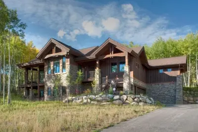 Image de Haut de gamme New Home Proche du Raven Clubhouse, bain à remous
