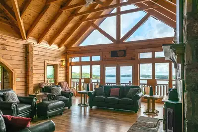 Luxueux Lac-Front 6 Chambre Villa près de la Great Smoky Mountains, pour 16 personnes
