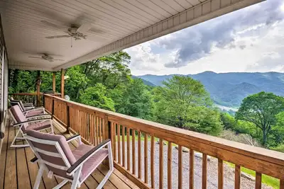Image de Mountain View Marshall Home w / Private Hot Tub!