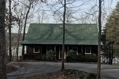 Image de Minutes de retraite privées au bord du lac de Clemson; quai privé,