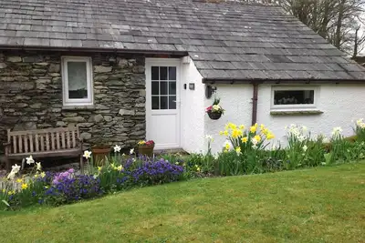 Image de Tulip Cottage dans un emplacement Riverside idyllique, Lake District Nation Park.