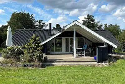 Image de A very charming cottage close to the sea.