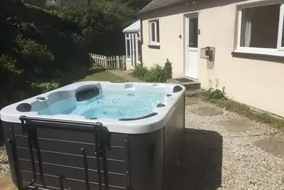 Image de 2 Lit, Animaux admis, Bain à remous, Jardin sécurisé avec parking à Padstow, Cornwall