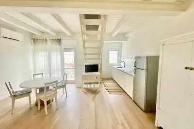 Image de Penthouse Avec Une Terrasse Splendide À Quelques Pas De La Plage Centrale Mer Comprise