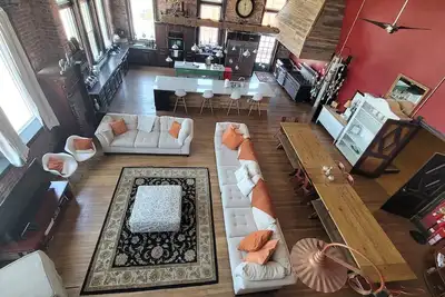 Image de 7500 pi2 Ft. Penthouse avec privé 1400 m² Ft. Pont sur le toit