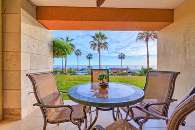 Image de Beach Front Convenience. . Steps à la plage et la piscine!