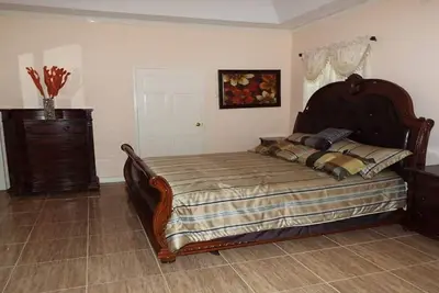 Image de Location de voyages d'affaires / Bpo Traing and Houseing Sleeps 14+