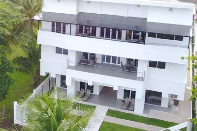 Image de Nouvelle maison de fête de luxe en bord de mer 13br!