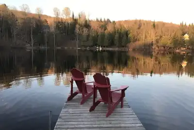 Image de Le Chalet Bleu - Chalet Privé au Bord de l'Eau avec Spa