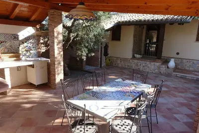 Image de Entouré de verdure près de la mer (Rosa cottage)