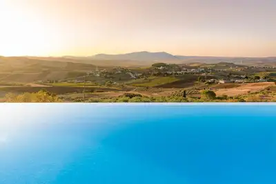 Image de Splendid country villa with pool