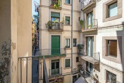 Ainb Born-damas Apartments