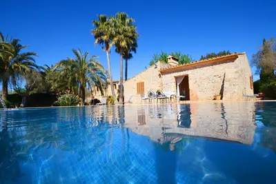 Image de Belle villa pour 8 Pax, entourée de jardins, piscine, au coeur de Majorque