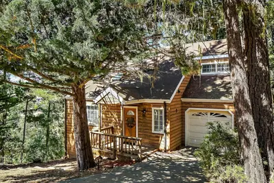 Image de Holly Hill Cottage: 2 Br, 1. 5 Ba maison à Cambria, pour 4 personnes