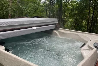 Image de Printemps Réductions! ! Bain à remous, billard, cadre de grande montagne