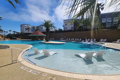 Image de Wow lit King, laveuse et sécheuse, animaux acceptés, dernier étage, vue imprenable sur l'océan!