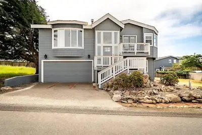 Image de Un château de la mer bleue séduisante