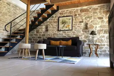 Image de Ty Bihan\nPetite maison en pierre au calme plage Ă 5mn