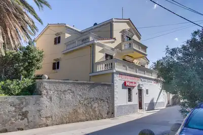 Image de Appartement d'une chambre avec la terrasse et la vue sur le mer Mali Losinj, Losinj (A-15576-a)