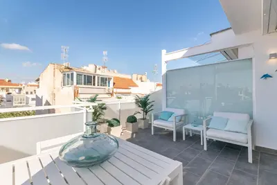 Image de Fantastique penthouse avec terrasse de 15m2 avec vue sur la mer