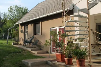 Image de Appartement de vacances avec jardin et un accès Internet