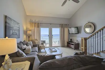 Image de Crystal Sands 305b - ​​Gulf Front! Service de plage gratuit! Piscine communautaire! Réservez aujourd'hui!