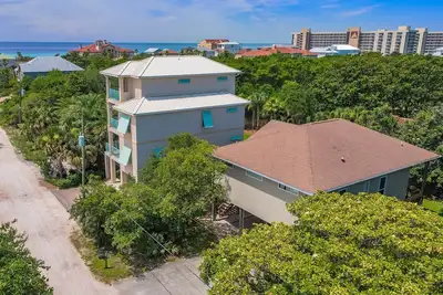 Image de Hideout - Miramar Beach! Animaux acceptés! Voiturette de golf gratuite! Près de tout!