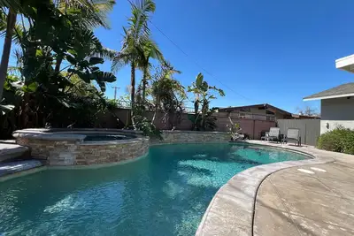 Image de Dazzling 5 Bedroom Pool Home 1/4 Mile To Disney