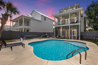 Image de Tellement bon - Piscine privée chauffée, animaux acceptés, près de la plage et des attractions!