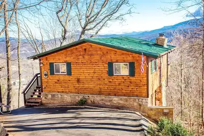 Image de Montagne de ski! Grandes vues de Gatlinburg et Smokies! Jacuzzi! Table de billard! Reserve maintenant