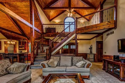 Image de Magnifique 6 chambres / 6. 5 salles de bain maison ~ Cuisine extérieure ~ Sur le terrain de golf!