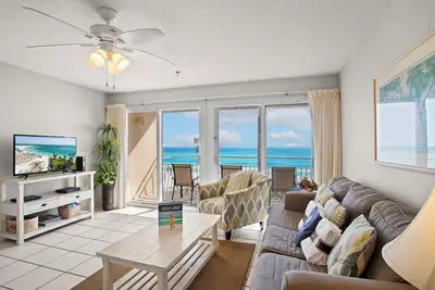 Image de Crystal Sands 211a - Gulf Front! Piscine communautaire! Service de plage gratuit! Réservez aujourd'hui!