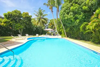 Image de Los Lagos 16-Chef-4 maids-3 golf carts-3minute walk to the beach-heated jacuzzi
