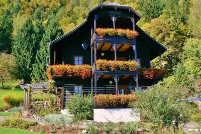 Image de Appartement dans villa Art Nouveau au bord du lac d'Ossiach avec accès gratuit au lac