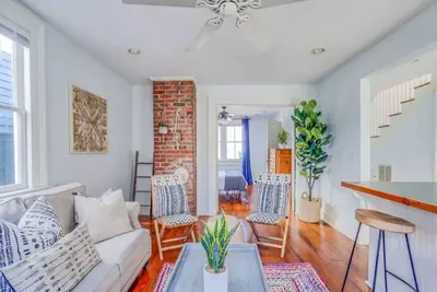 Image de King Street Home- Walk Everywhere!