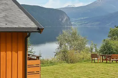 Image de Maison de vacances pour 5 a Utvik-By Traum